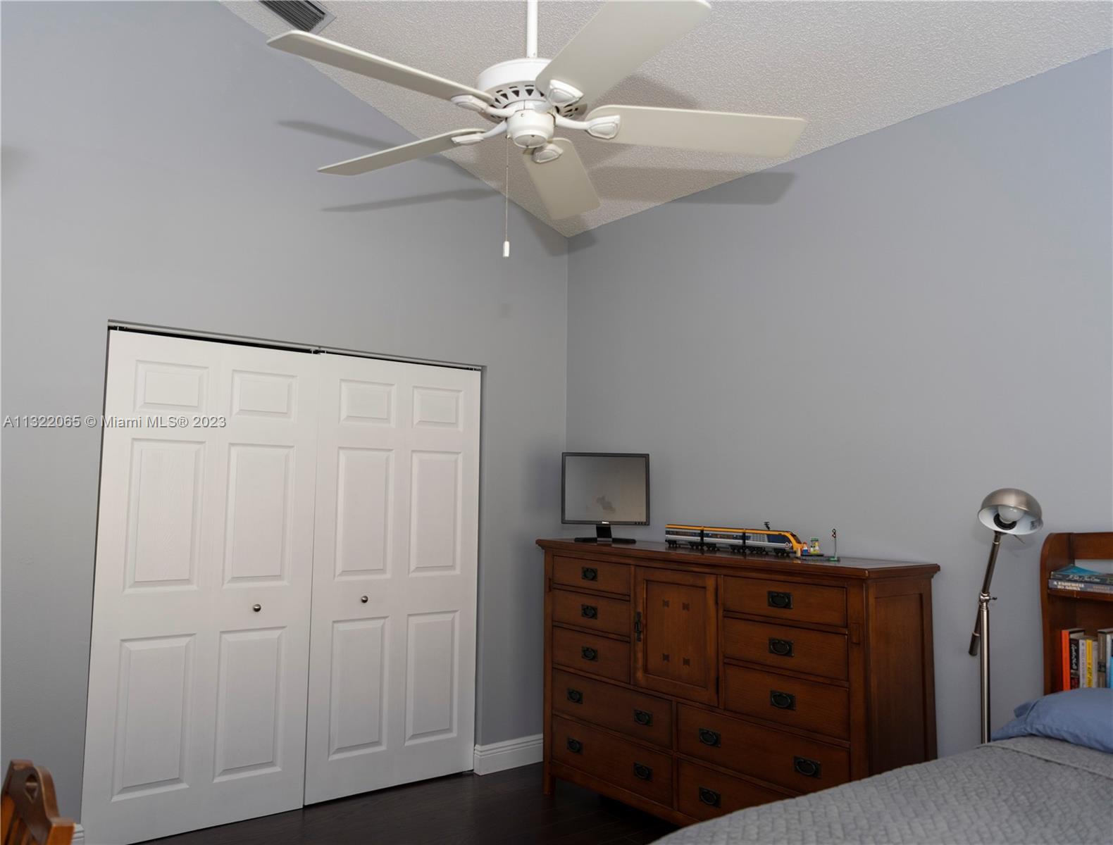 Listing Photo 33