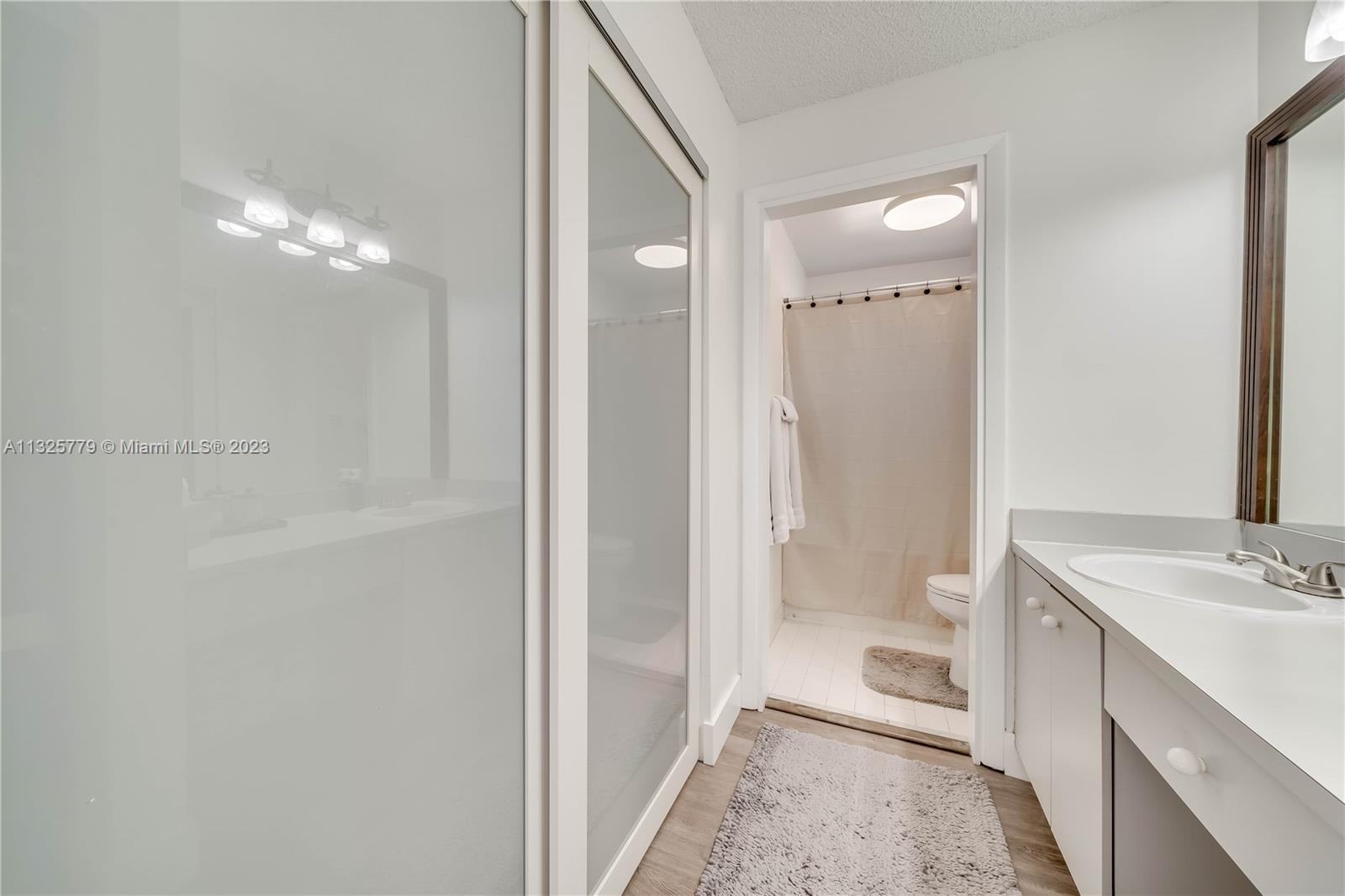 Listing Photo 14