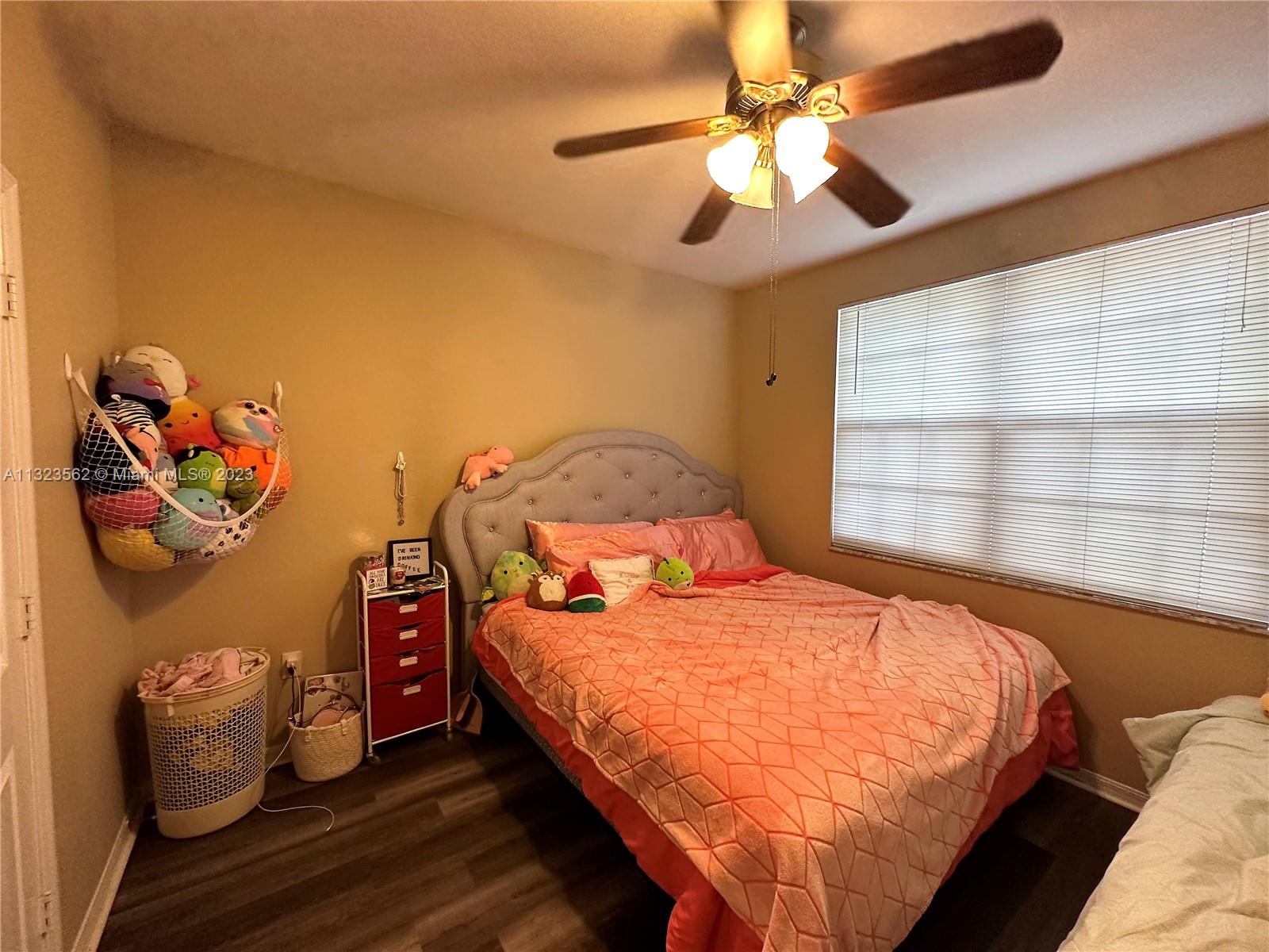 2nd bedroom