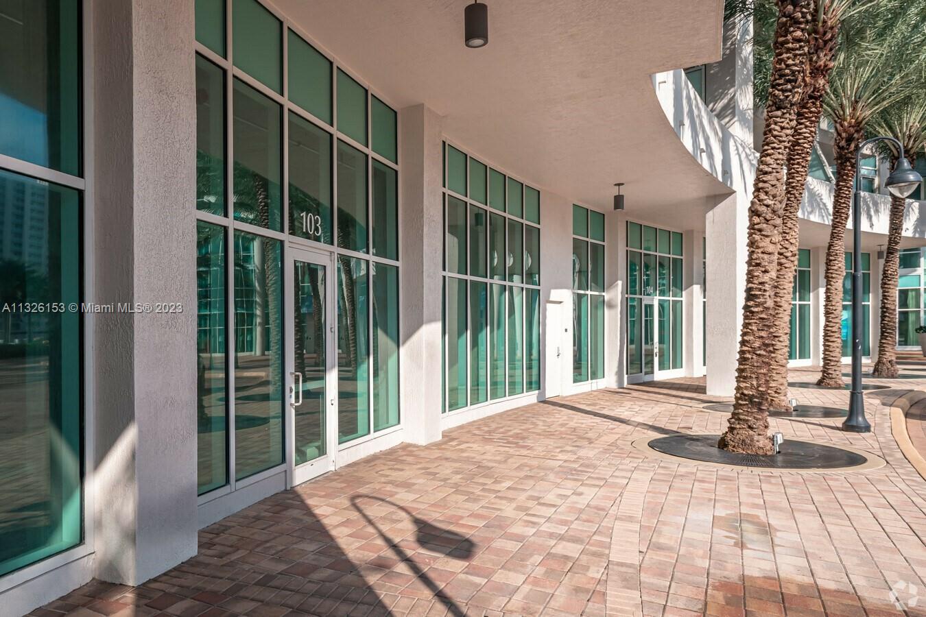 1 N Ocean Blvd 103