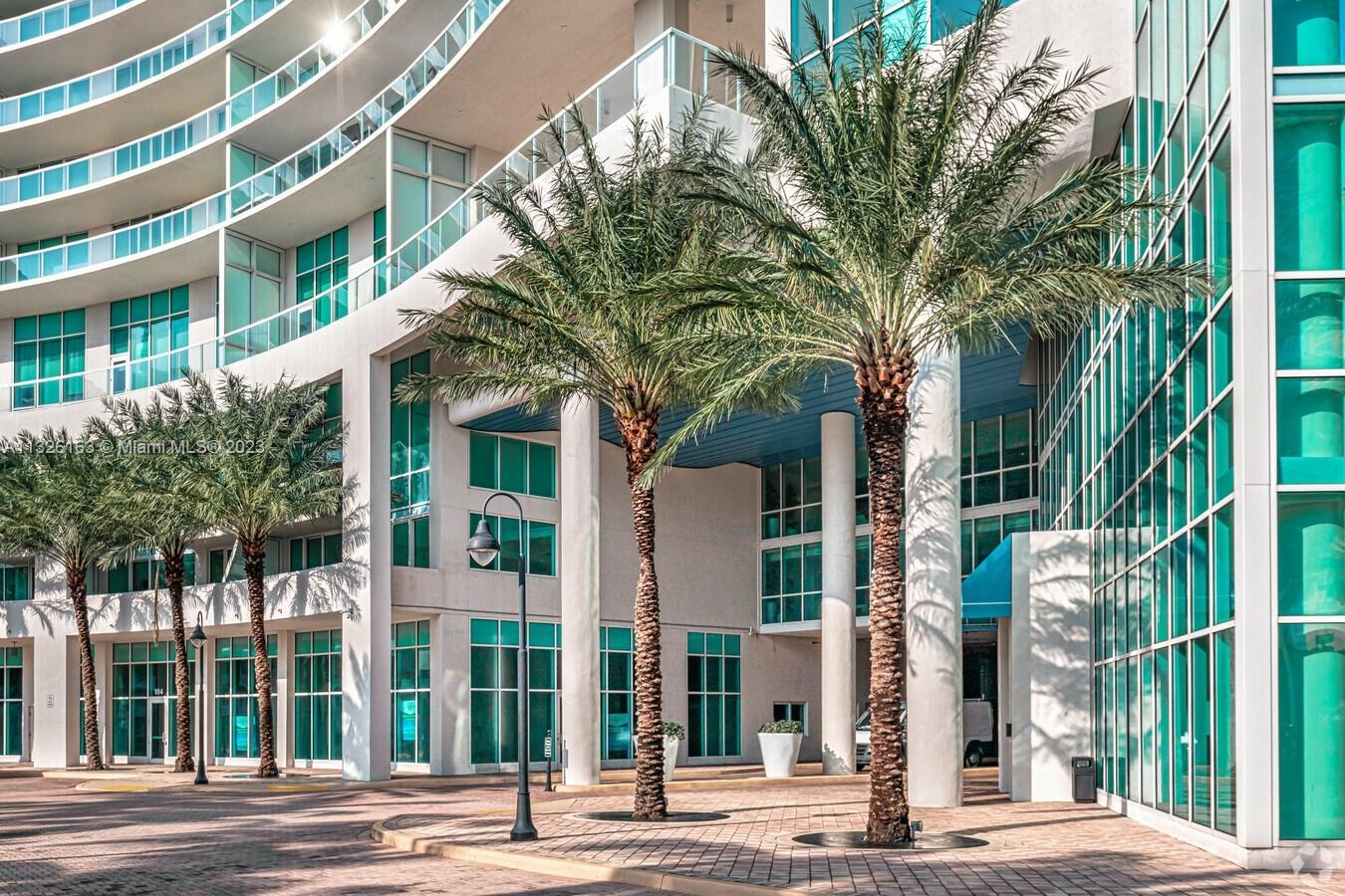 1 N Ocean Blvd 104
