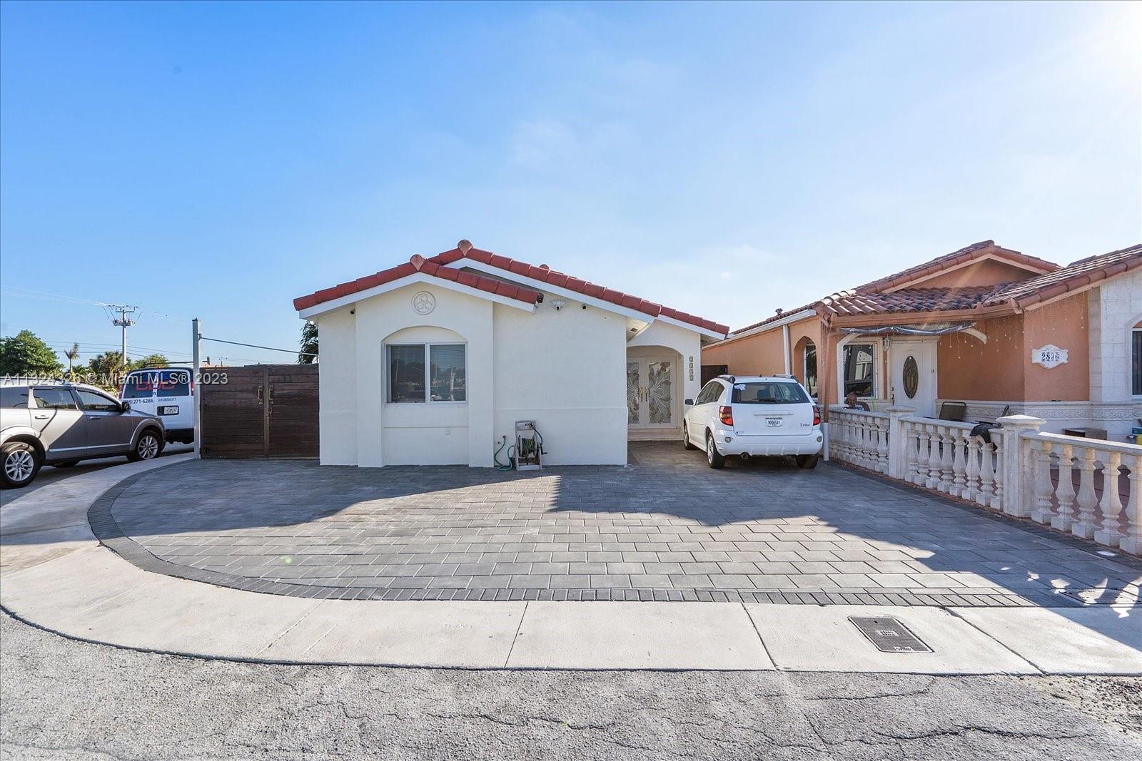 2832 W 75th St, Hialeah, FL 33018