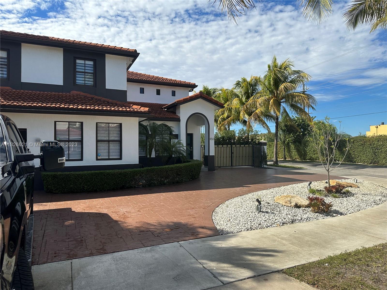 Photo 1 of 450 92nd Psge in Miami - MLS A11326621