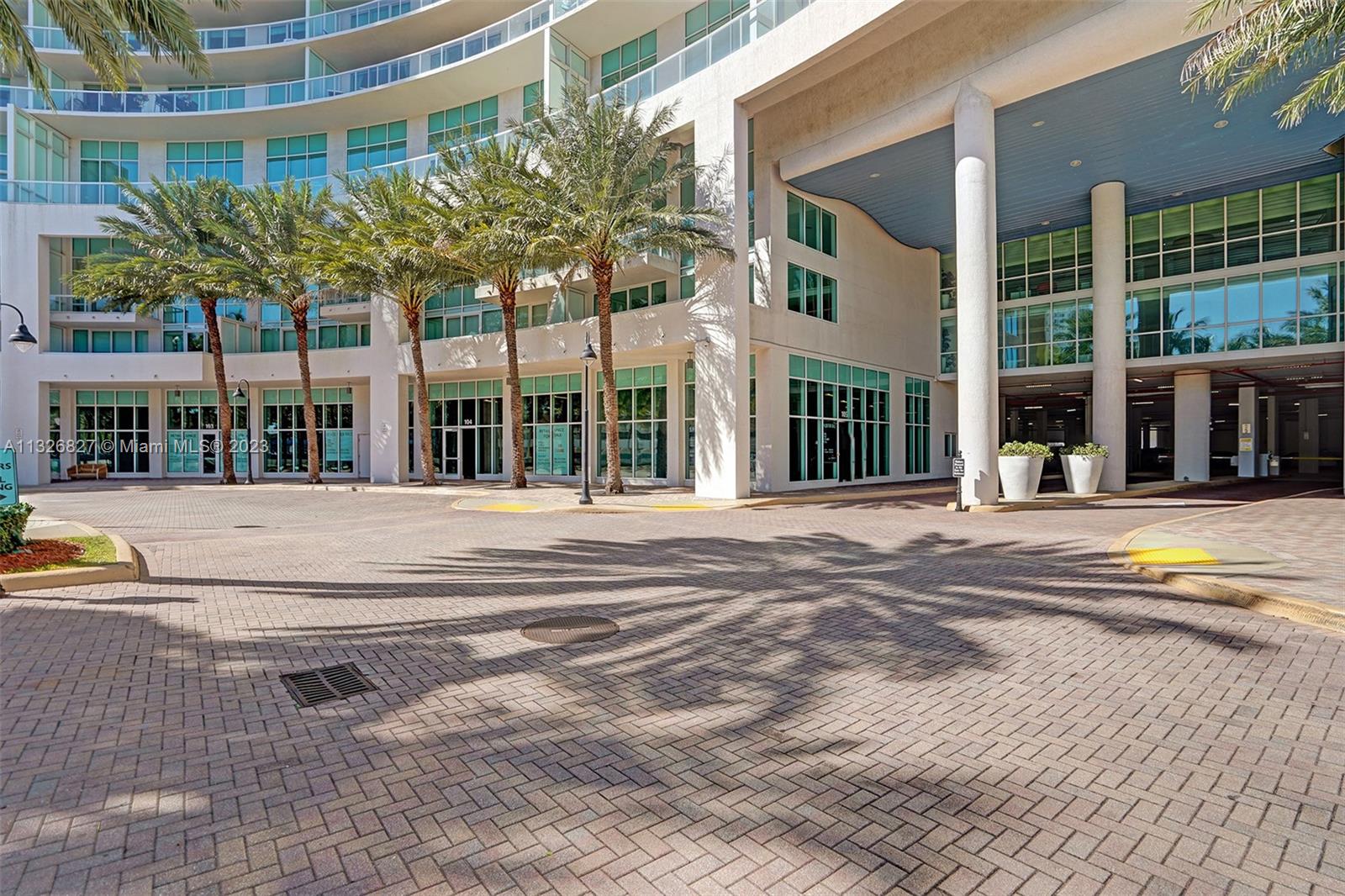 1 N Ocean Blvd 105