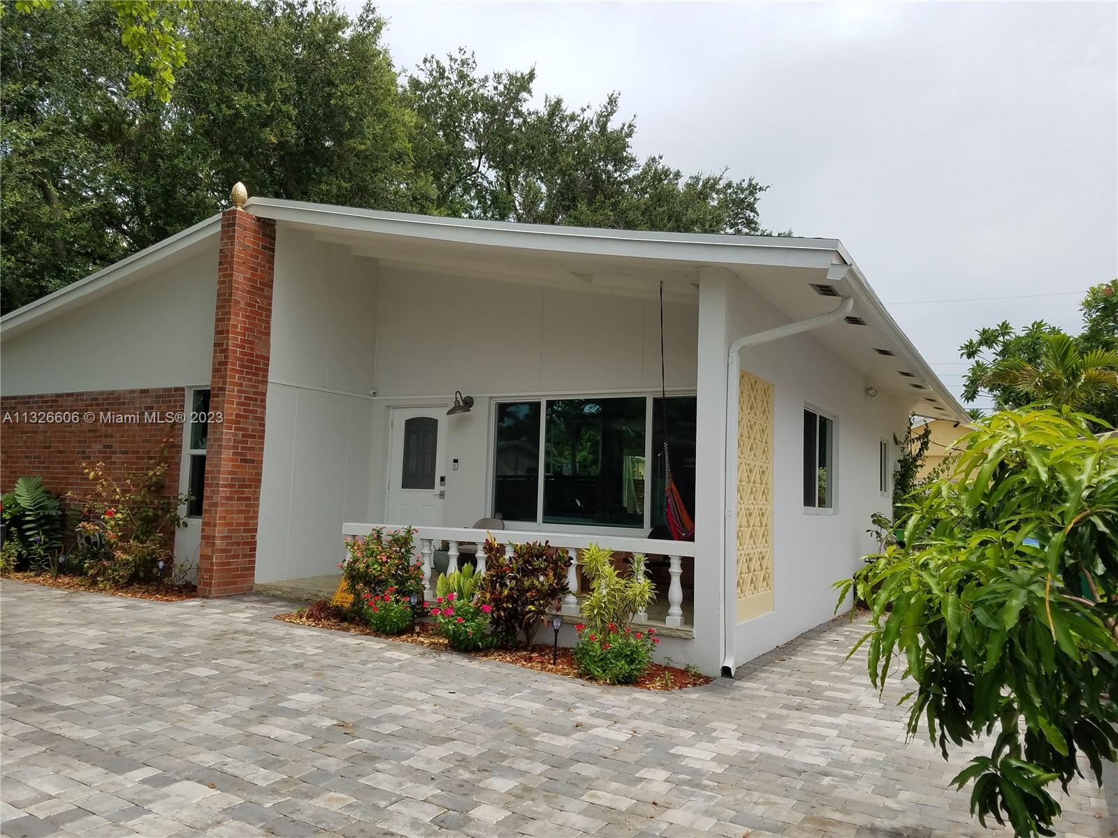 656 NE 82nd St, Miami, FL 33138