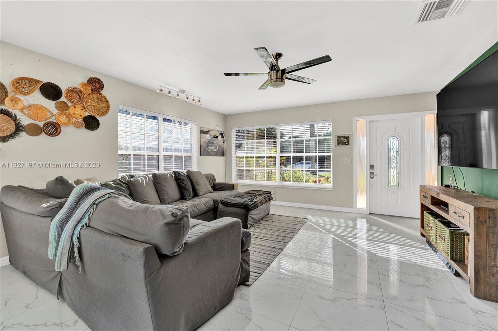 Listing Photo 7