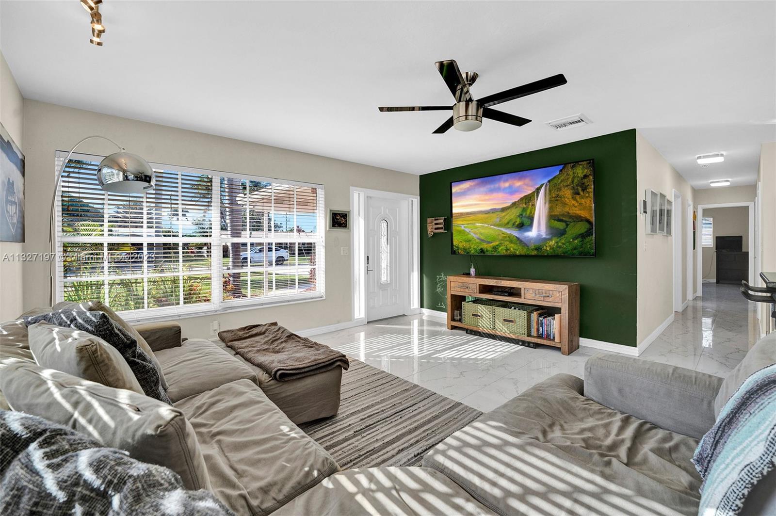 Listing Photo 8