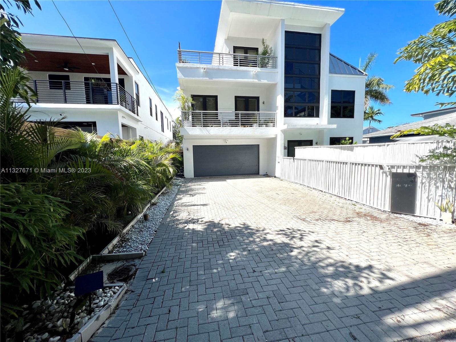 Photo 2 of 1014 NE 3rd St in Fort Lauderdale - MLS A11327671