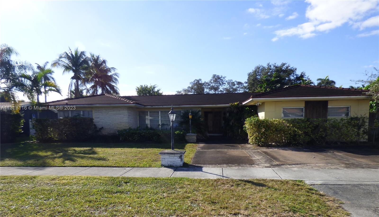 1990 NE 198th Ter, Miami, FL, 33179 | MLS# A11328116 | William Raveis