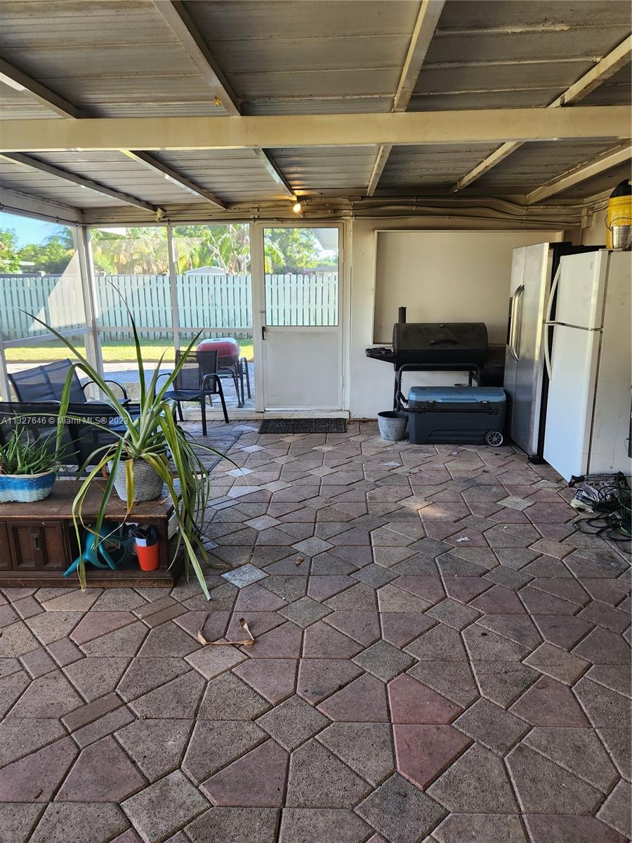 Listing Photo 6