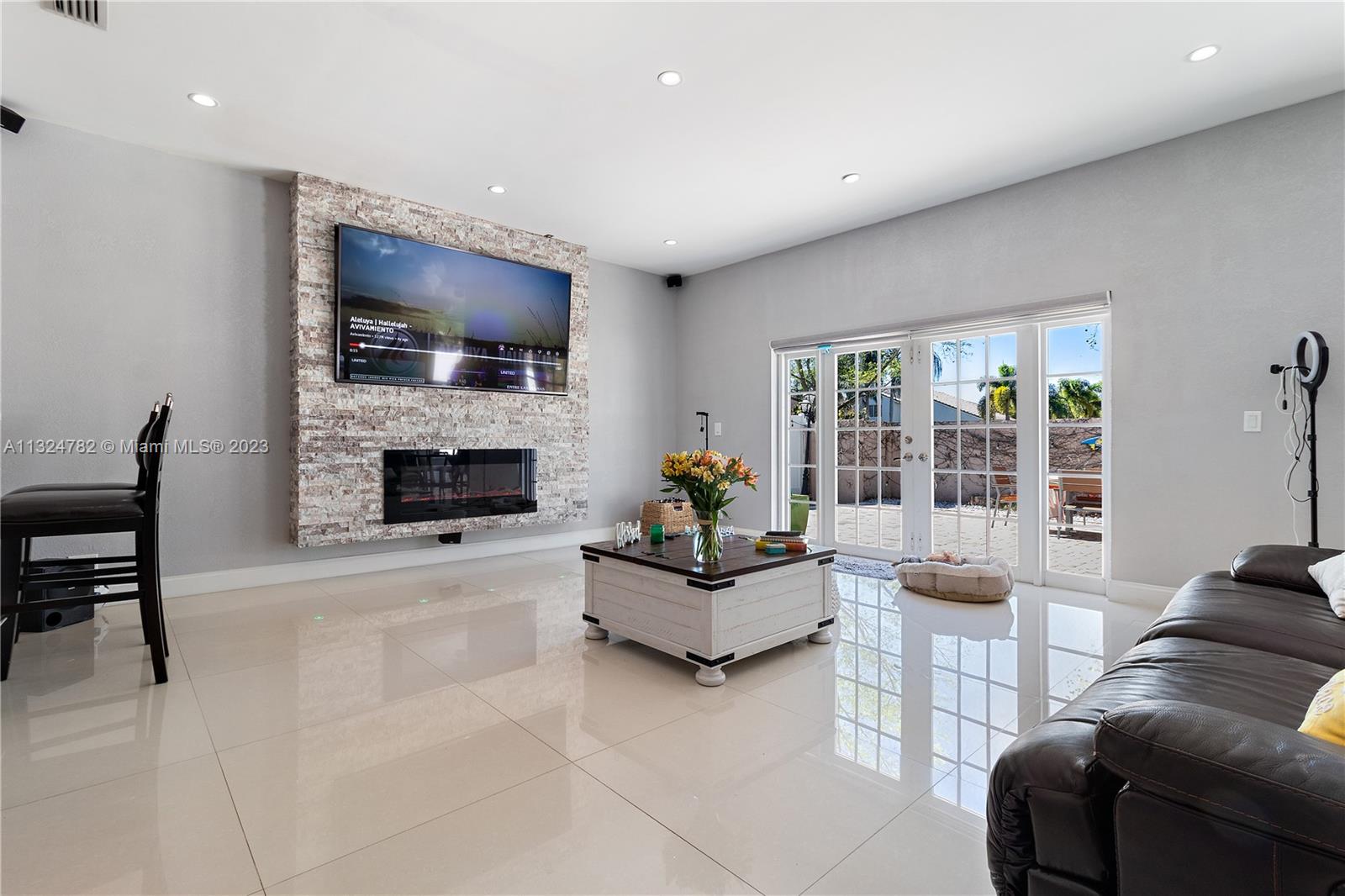 Listing Photo 11