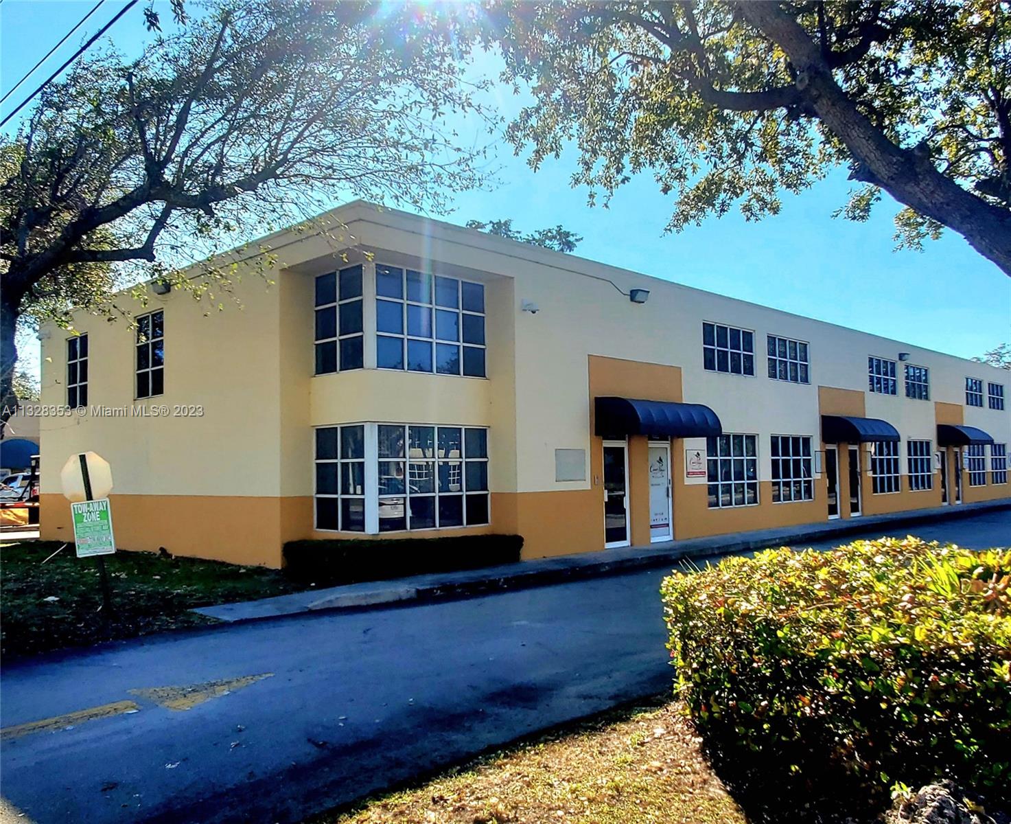 13000 SW 133rd Ct  For Sale A11328353, FL