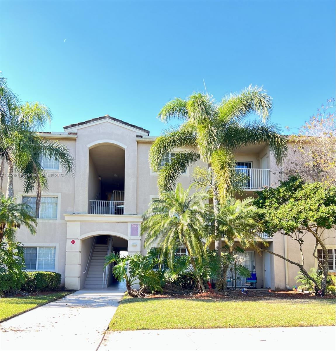 5045 Wiles Rd 303, Coconut Creek, FL 33073