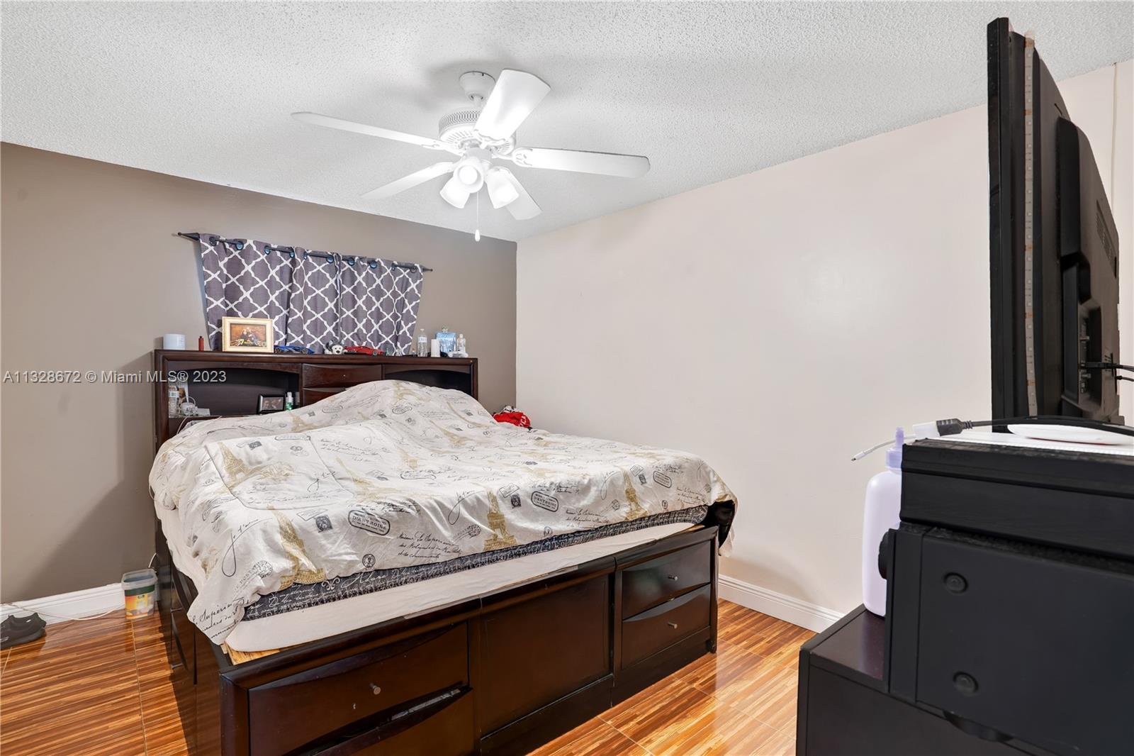 Listing Photo 11
