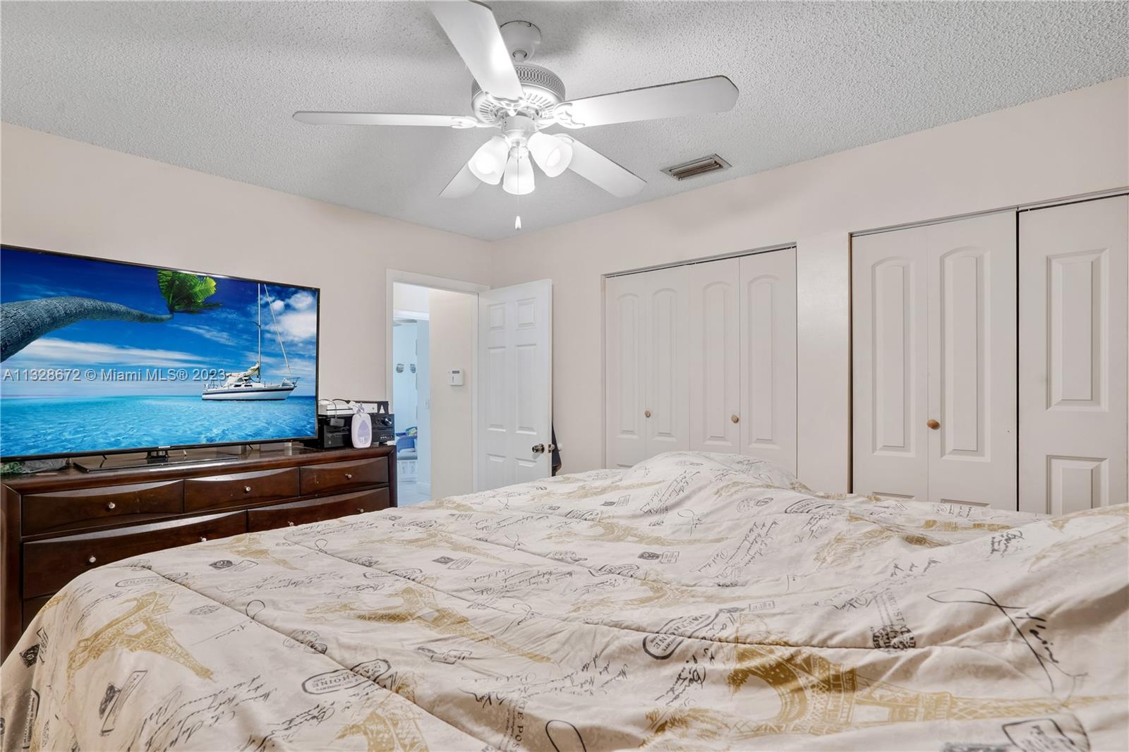 Listing Photo 12