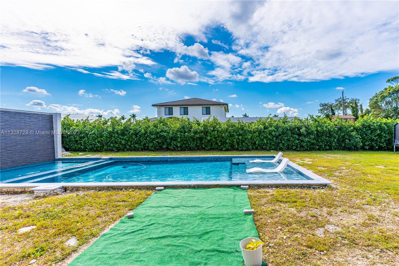 Listing Photo 18