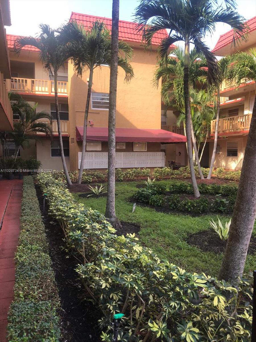 4655 Palm Ave 127, Hialeah, FL 33012