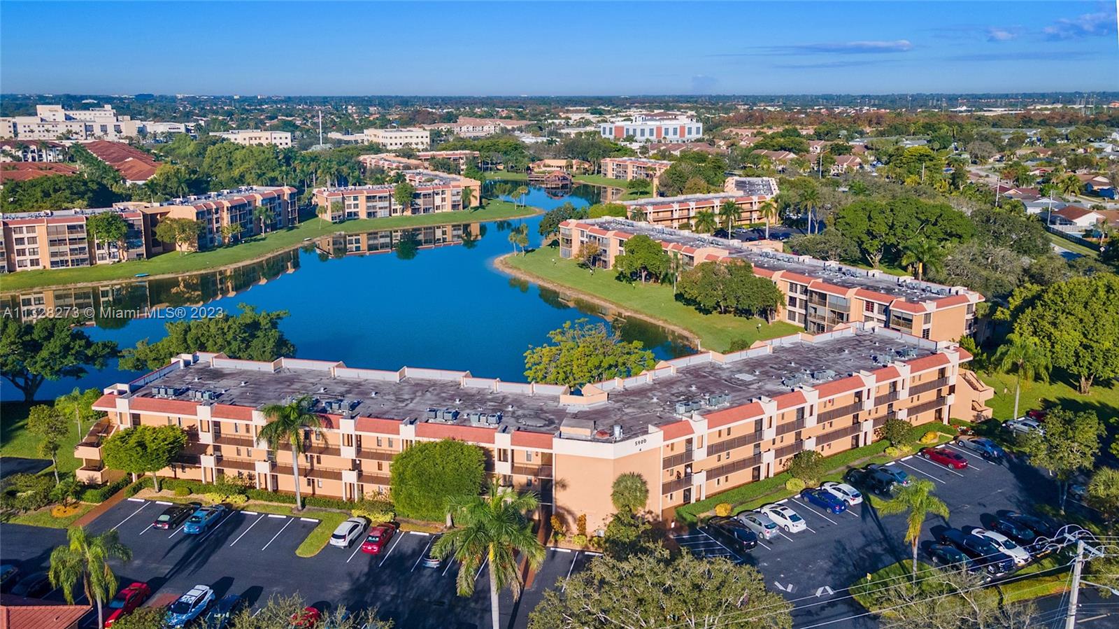 5935 Coral Lake Dr. 311, Margate, FL 33063