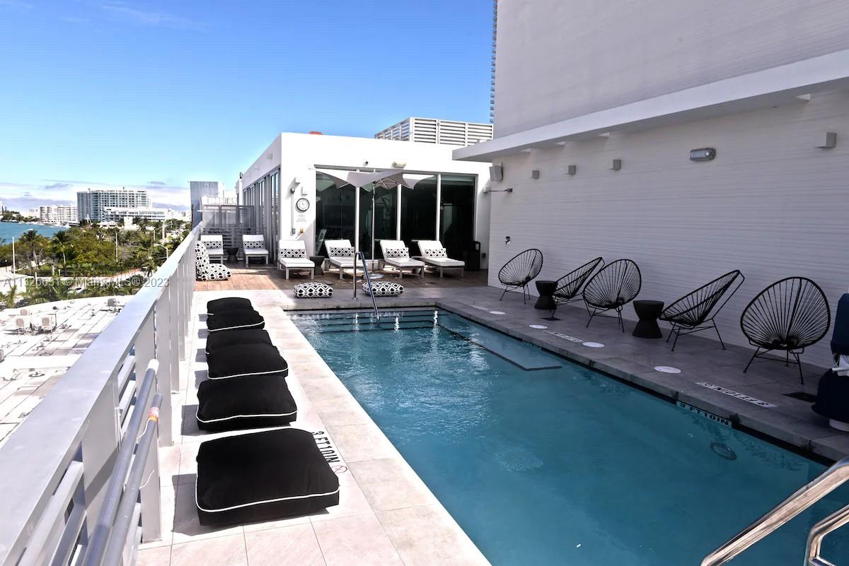 Rooftop Pool & Sun Deck