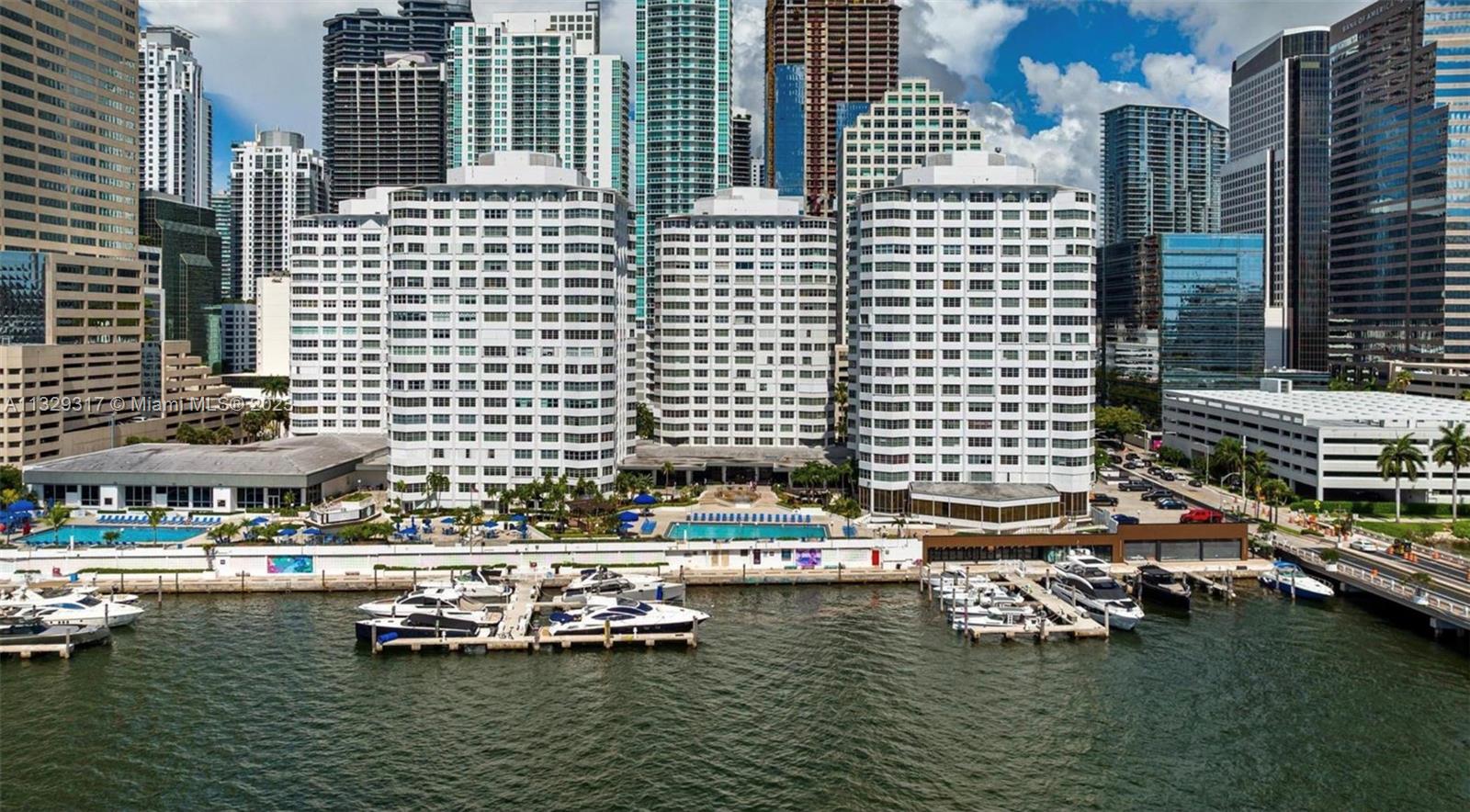 825 Brickell Bay Dr 1043, Miami, FL 33131