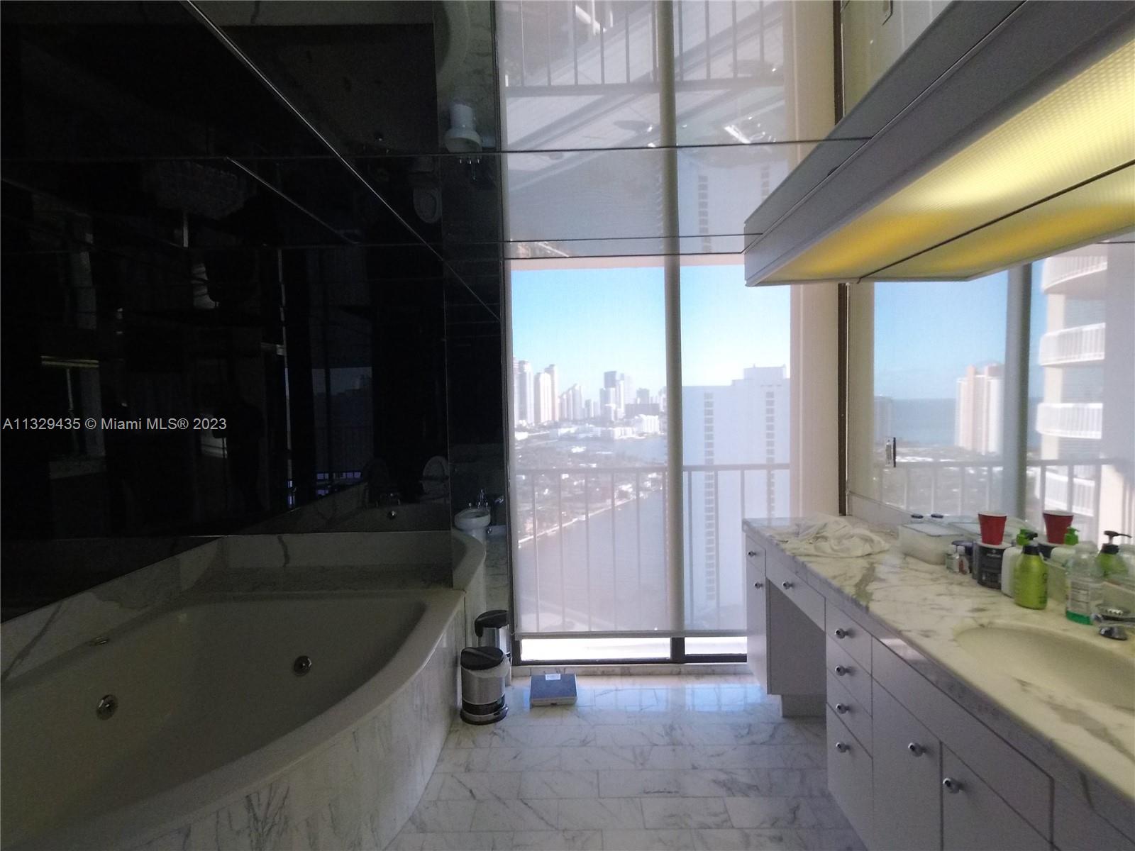 Master Bath City View