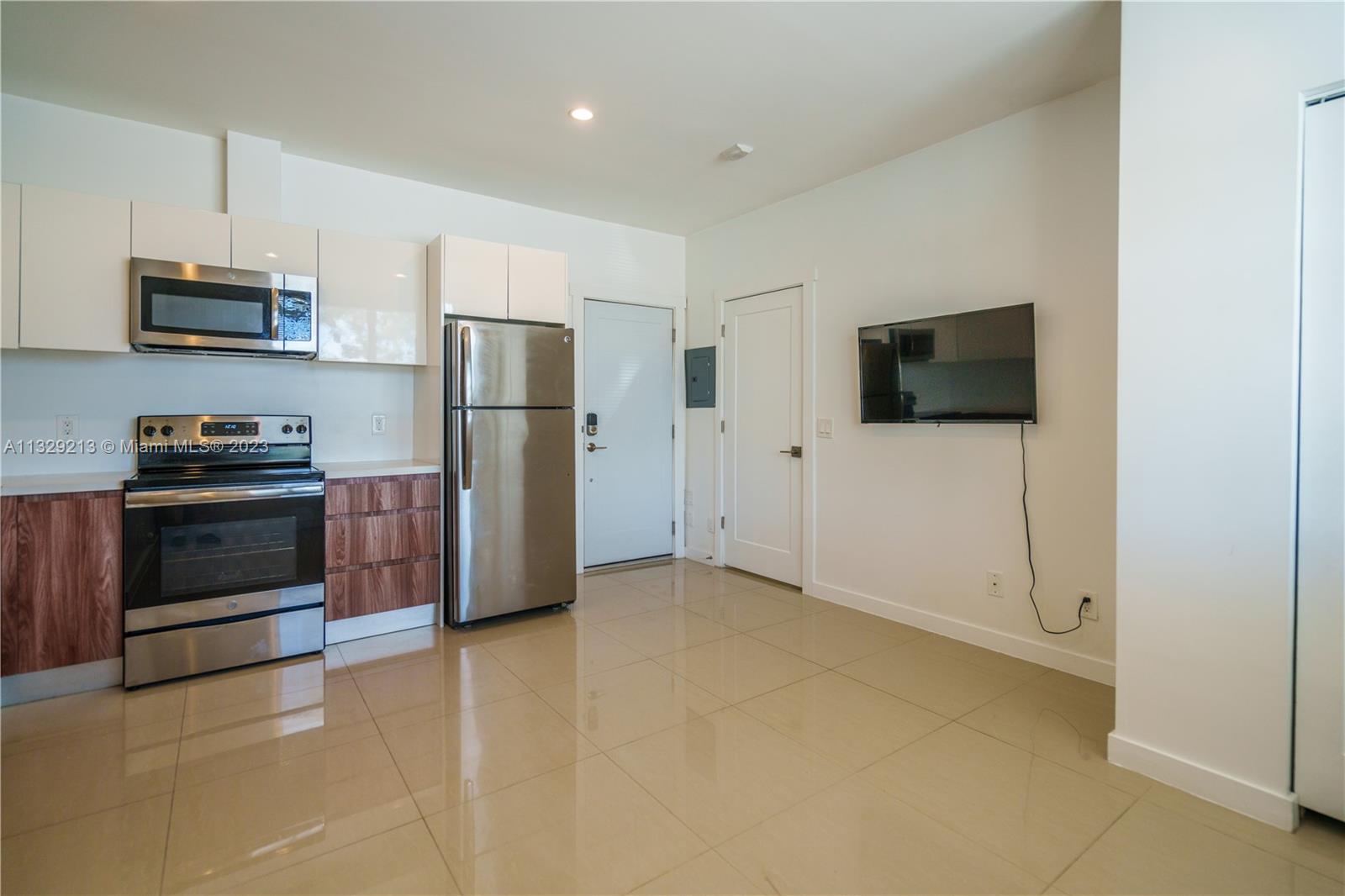 924  Marseille Dr #6 For Sale A11329213, FL