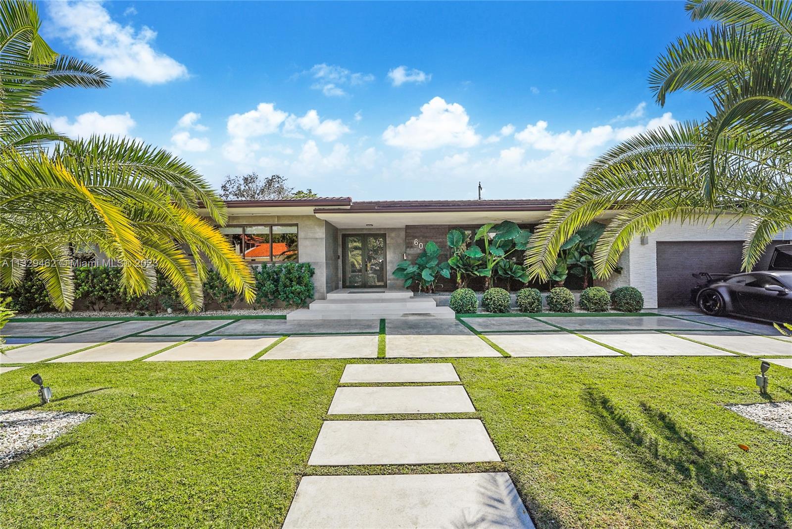 60 W Shore Dr W  For Sale A11329462, FL