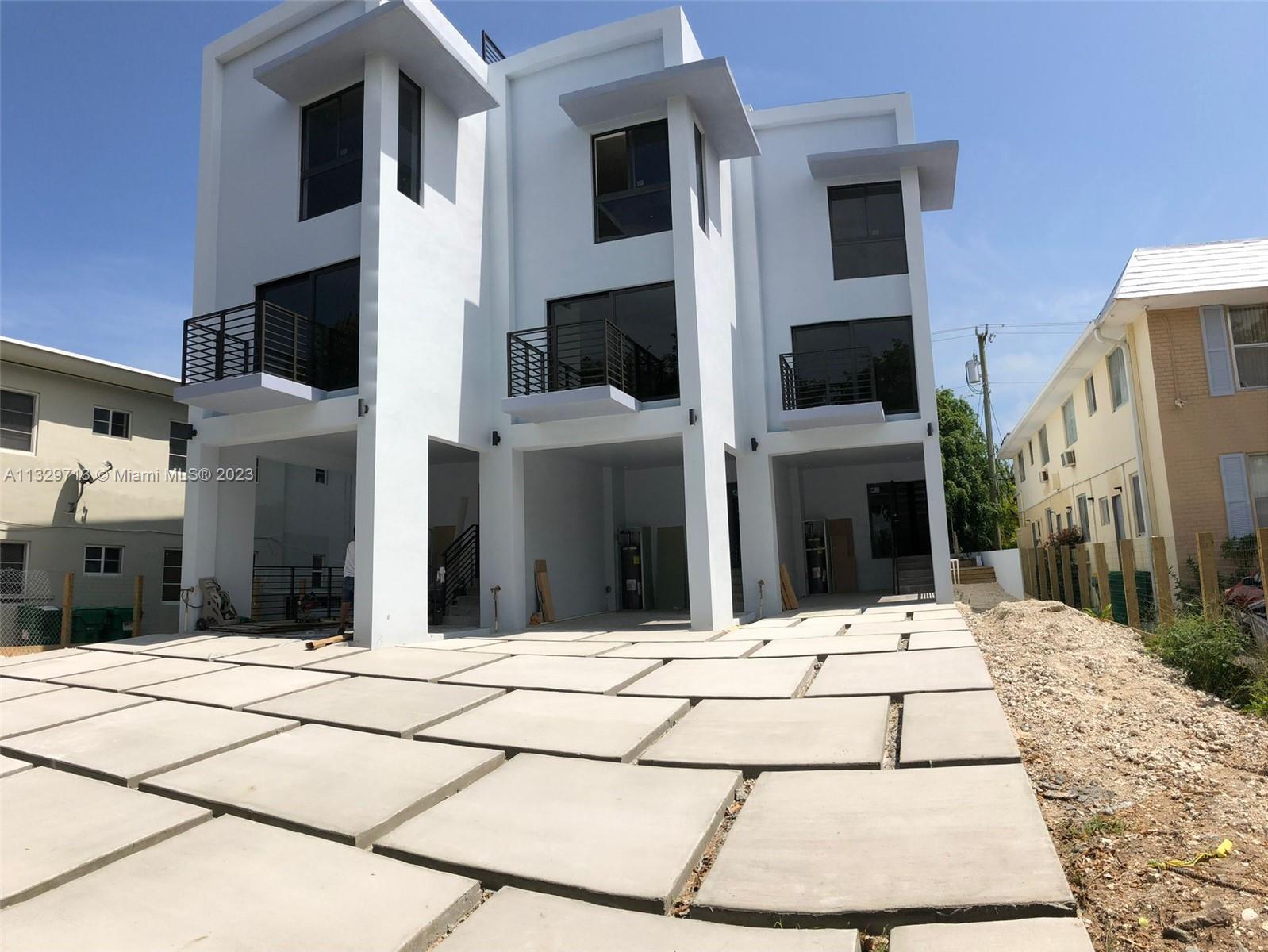 Stunning brand new townhouses in Normandy Isles. A few minutes from the beaches, golf course, dining & shopping ! Each townhouse has 3 bedrooms and 3 bathrooms, private pool and terrasse rooftop. Perfect for big family or investment. Serenity and tranquility in one of the most exclusive gated communities in Miami Beach.