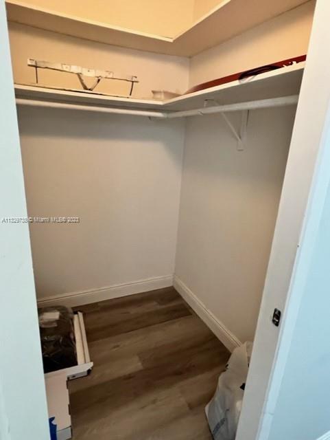 2 walk in closets!