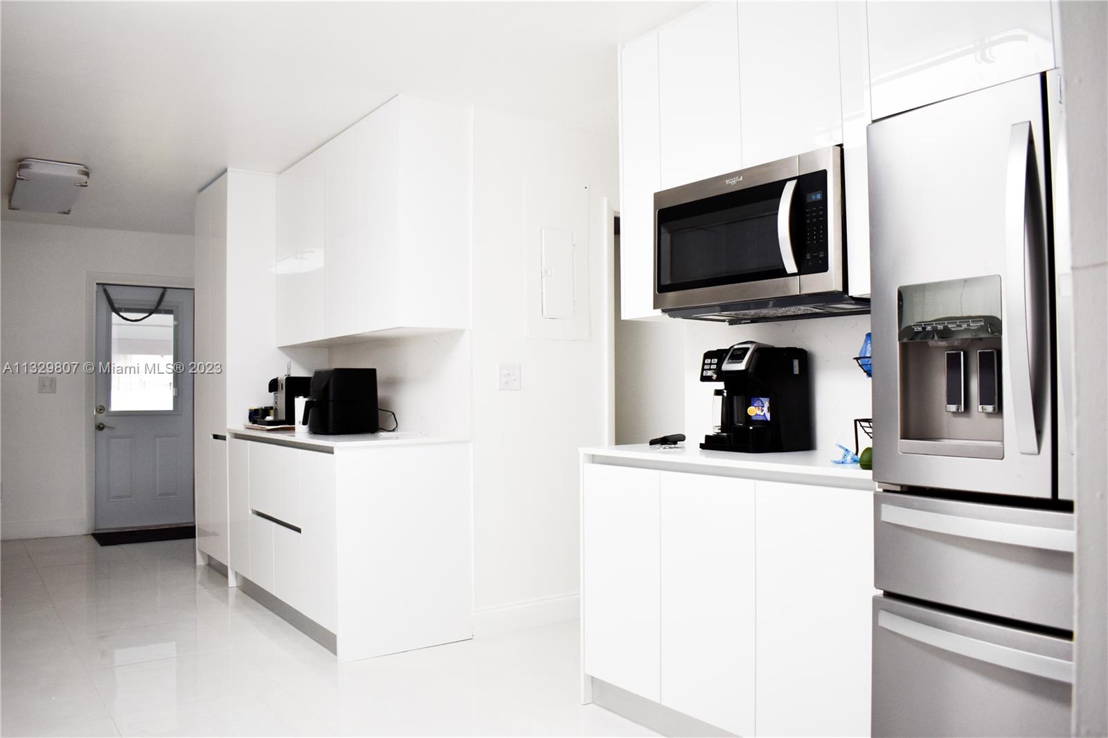 Listing Photo 11