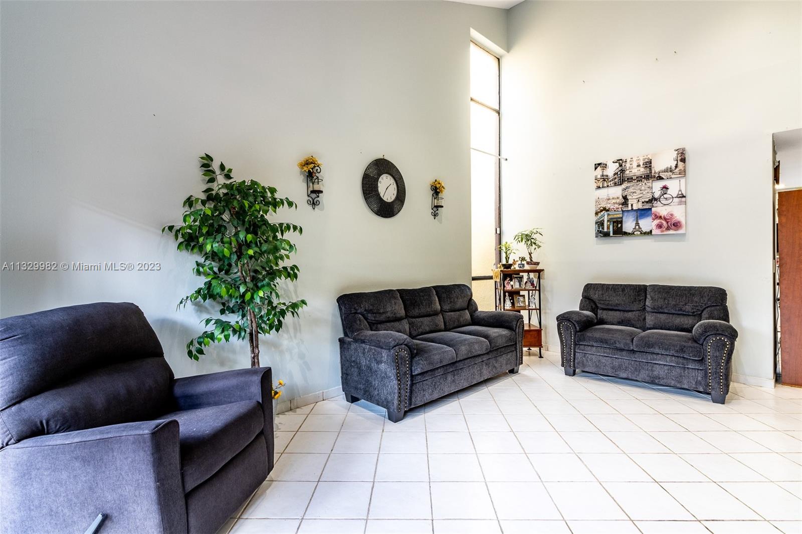 Listing Photo 11