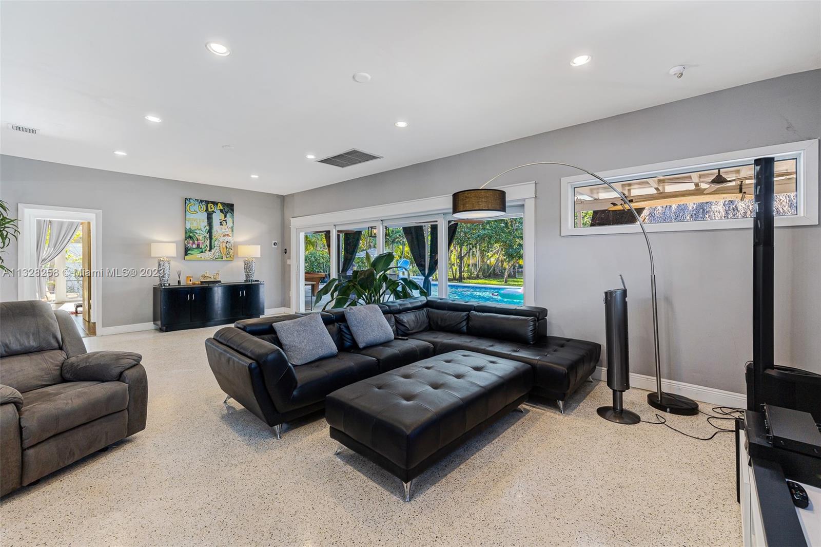 Listing Photo 15