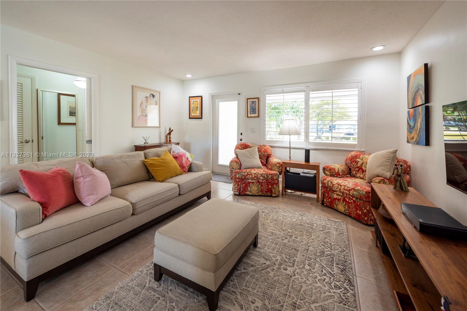 Listing Photo 11