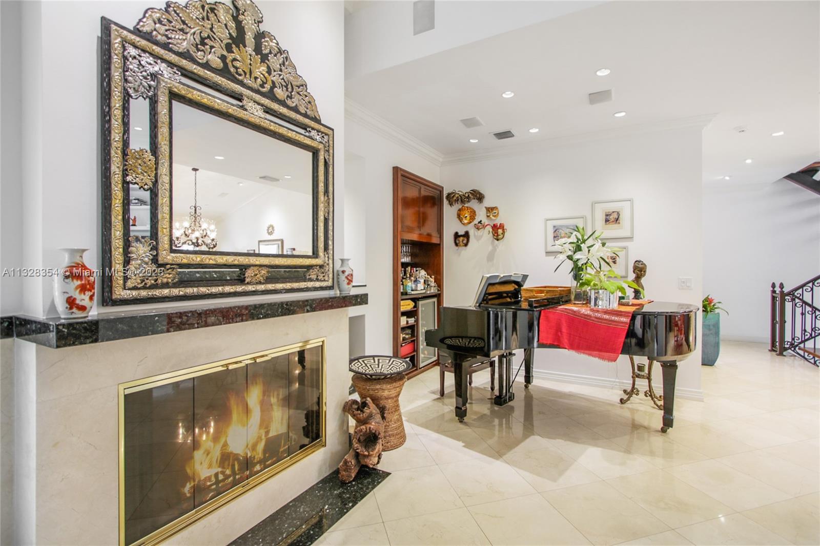 CASA SERENA has a fantastic working fireplace, used just recently!