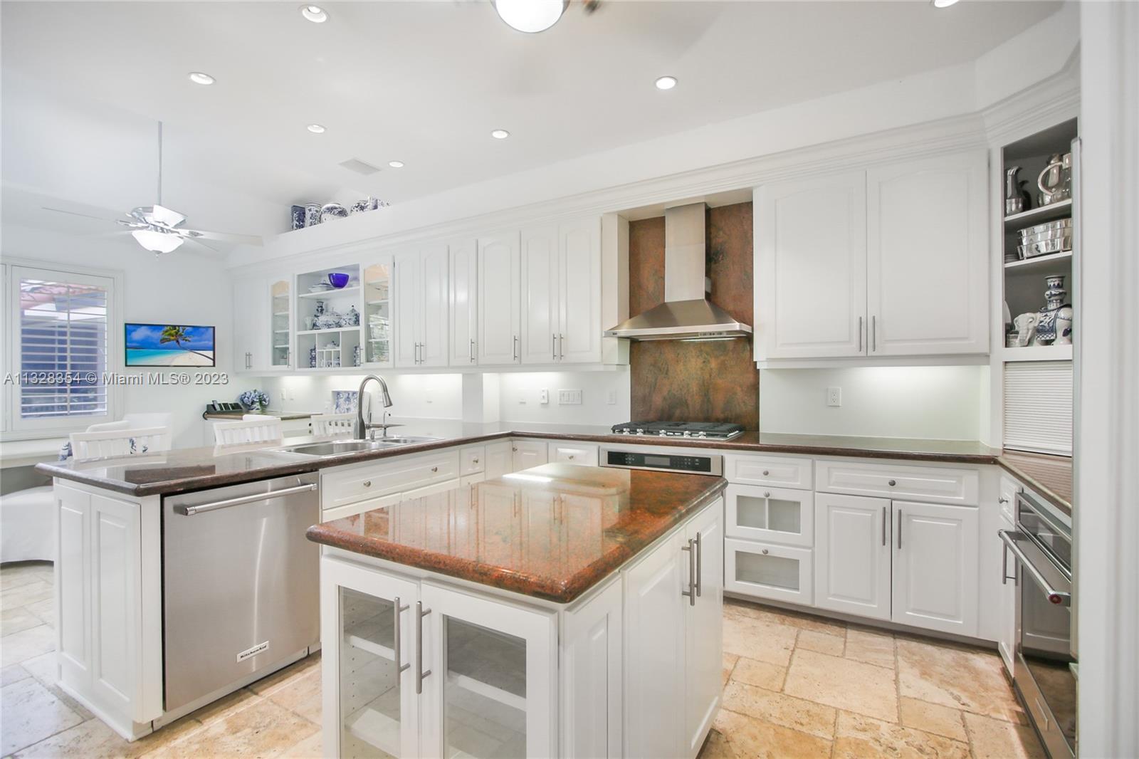 Plenty of prep-space and room to entertain