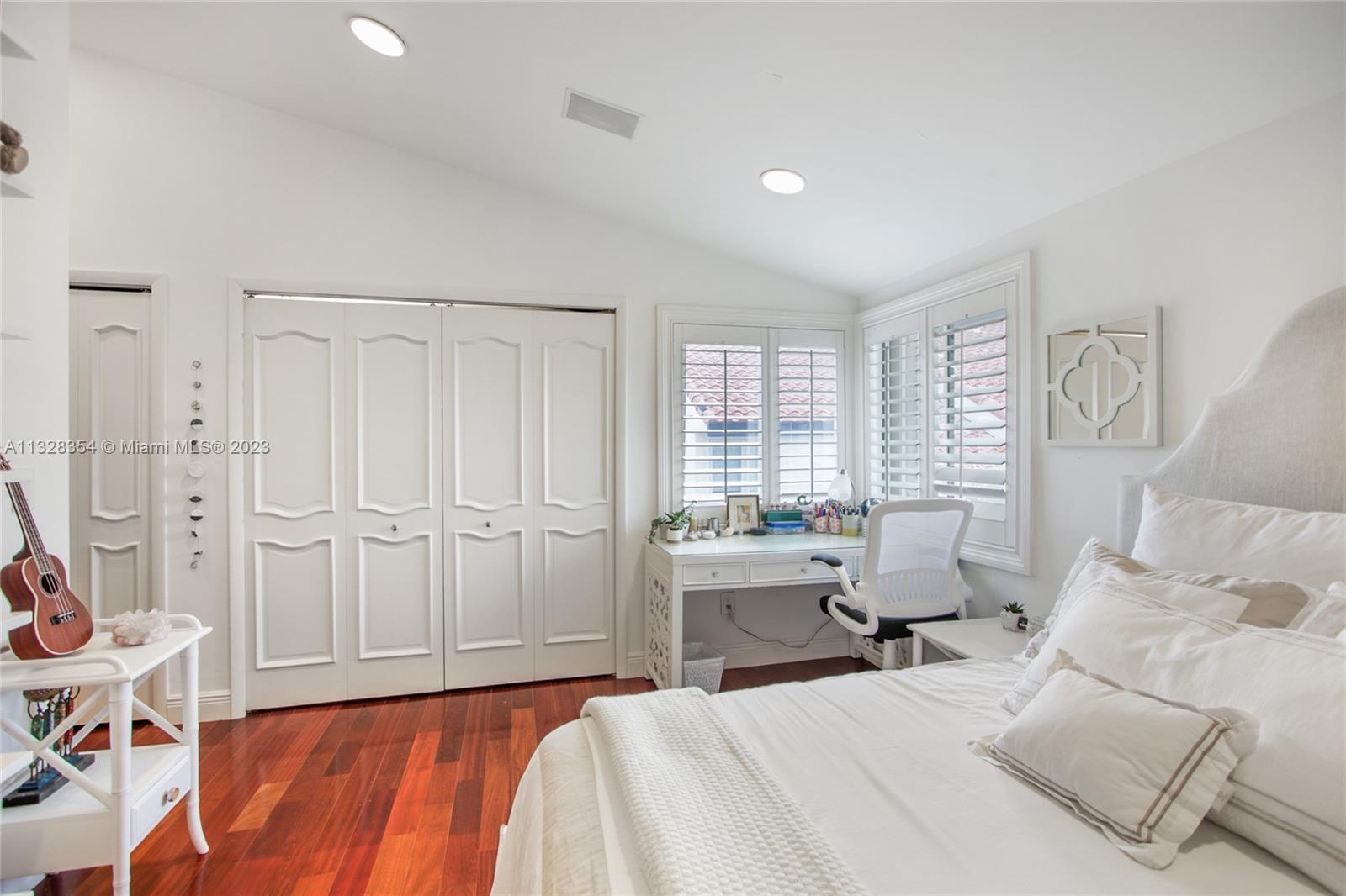 Lovely 2nd. Bedroom on 3rd. Floor with ensuite bathroom