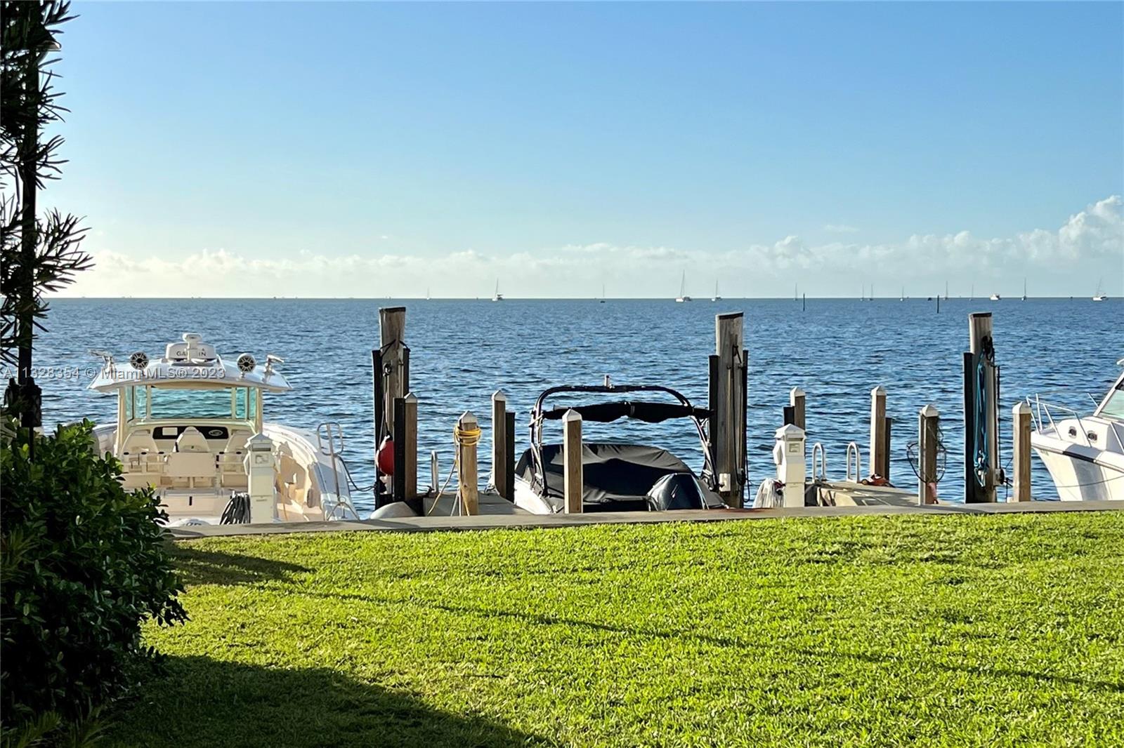 *BOAT SLIP AVAILABLE SEPARATE FROM SALE*