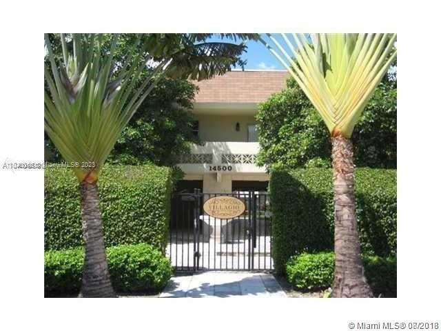 VILLAGIO AT PALMETTO BAY 1 BEDROOM 1 BATH, SECOND FLOOR UNIT. THIS GATED COMPLEX HAS A GATE FOR EASY ACCESS TO PUBLIX GROCERY STORE.