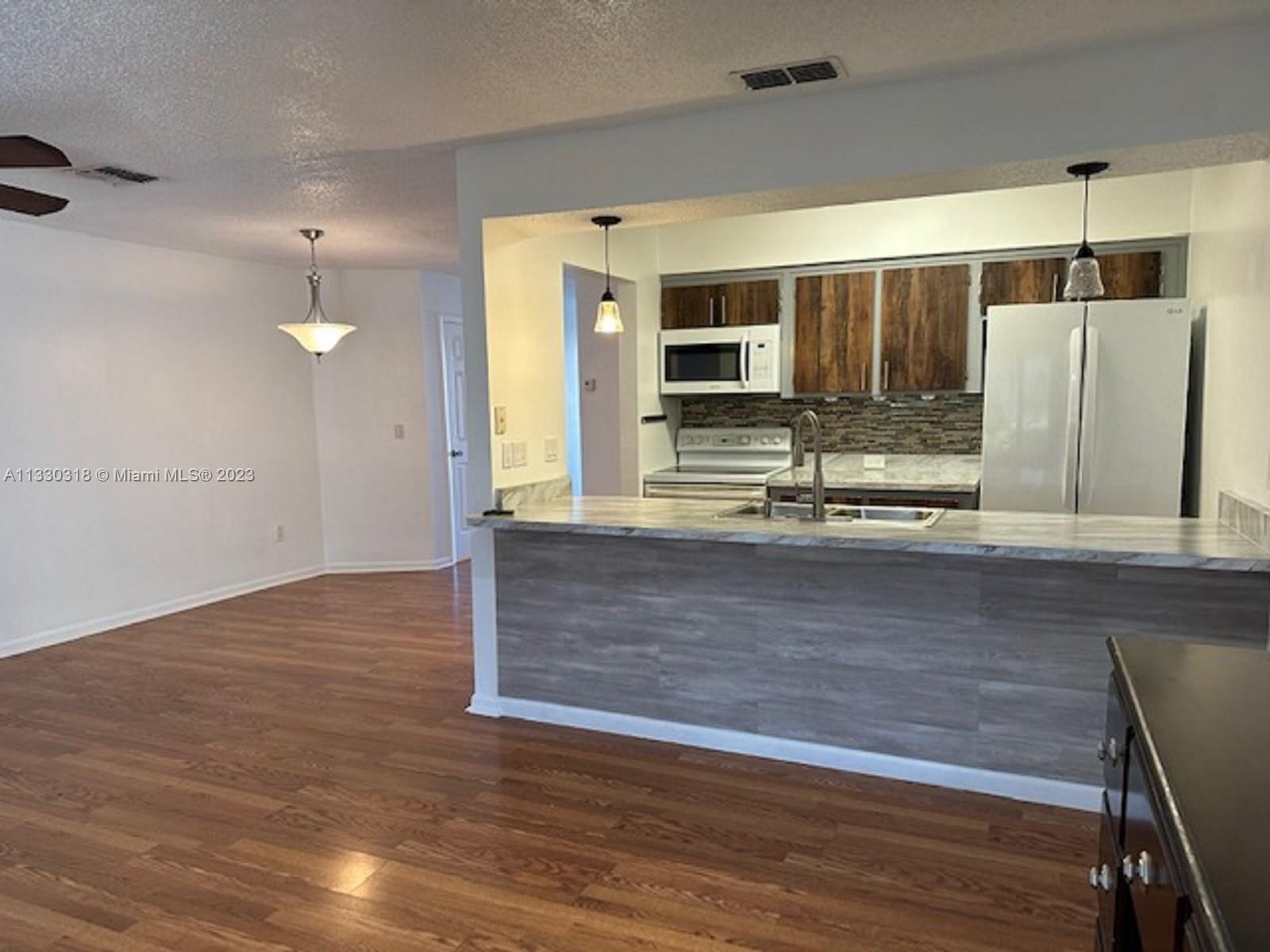 4631 Vilabella Dr 4631