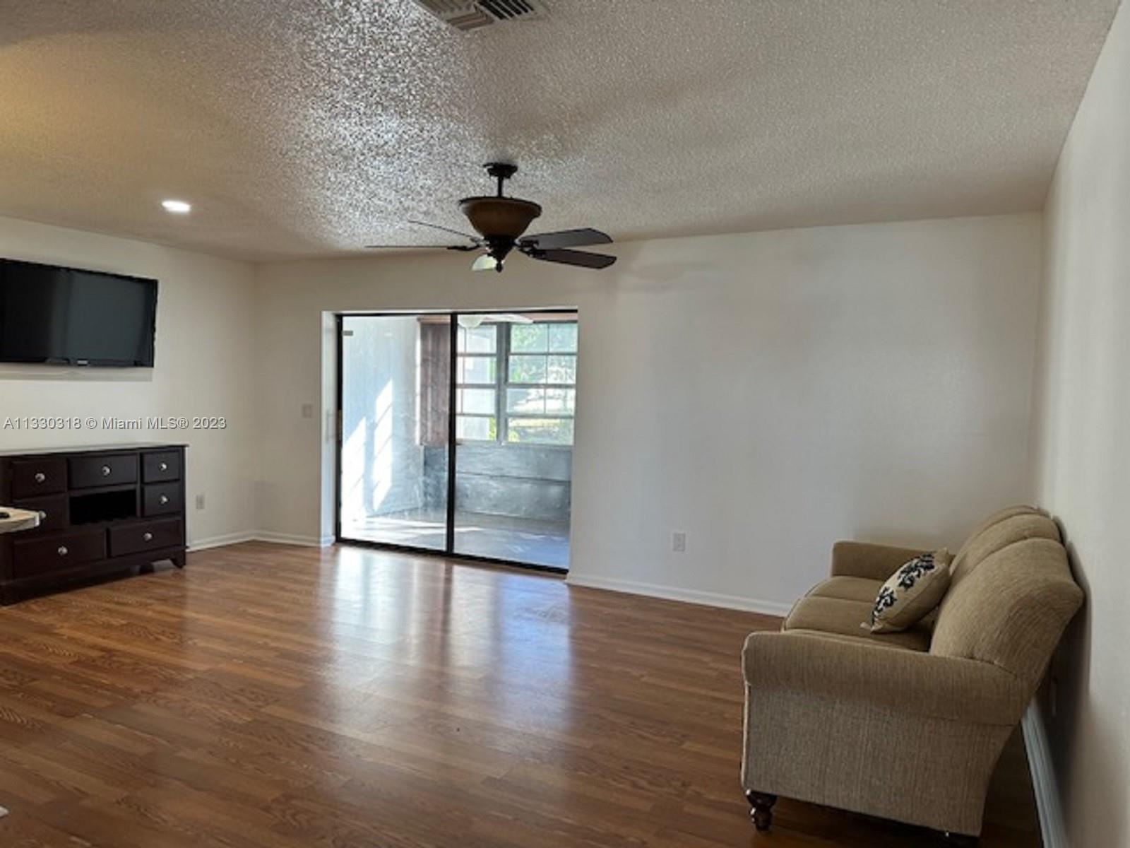 4631 Vilabella Dr 4631