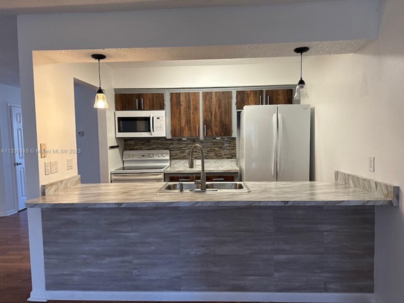 4631 Vilabella Dr 4631