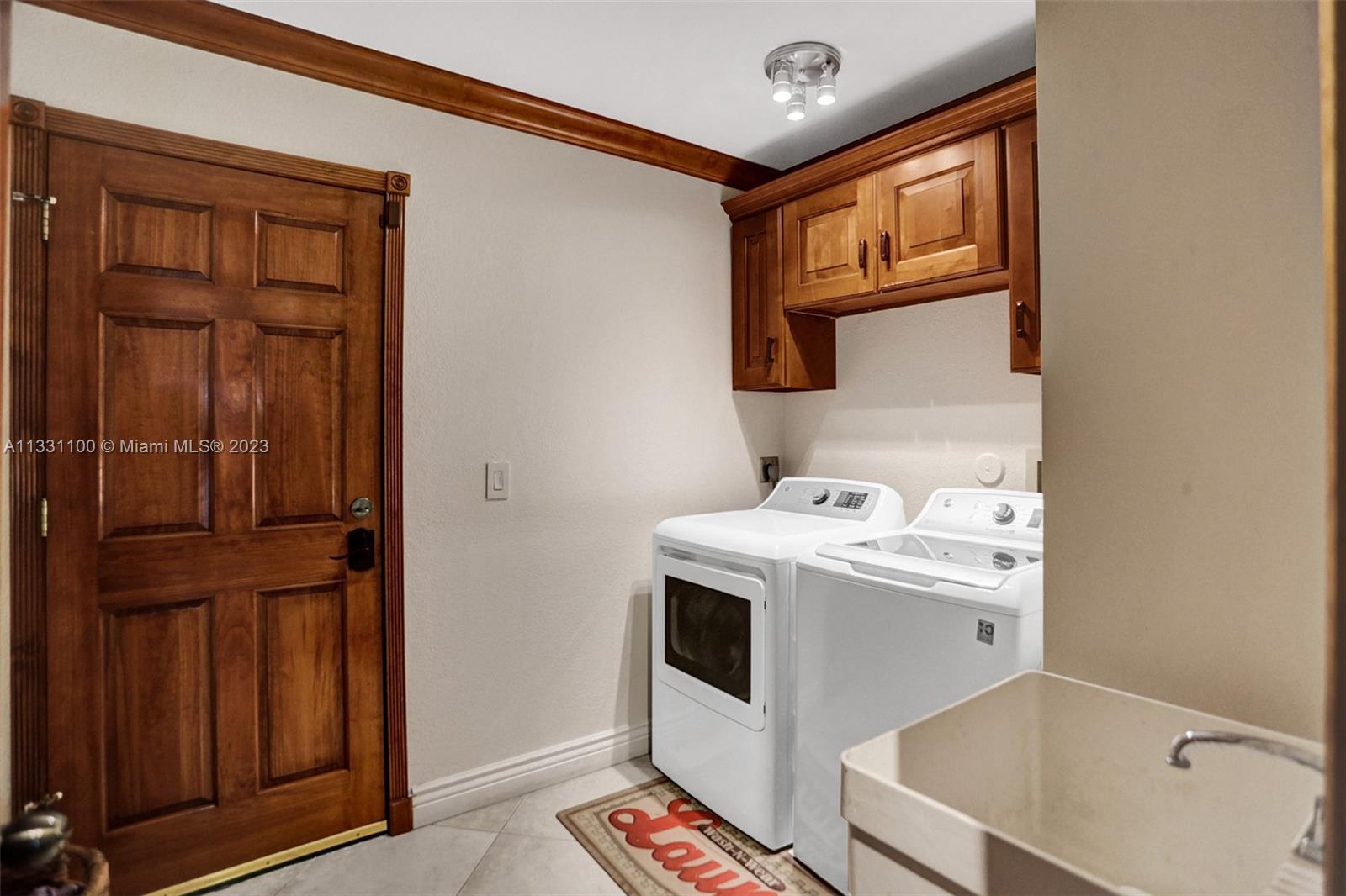 Listing Photo 12