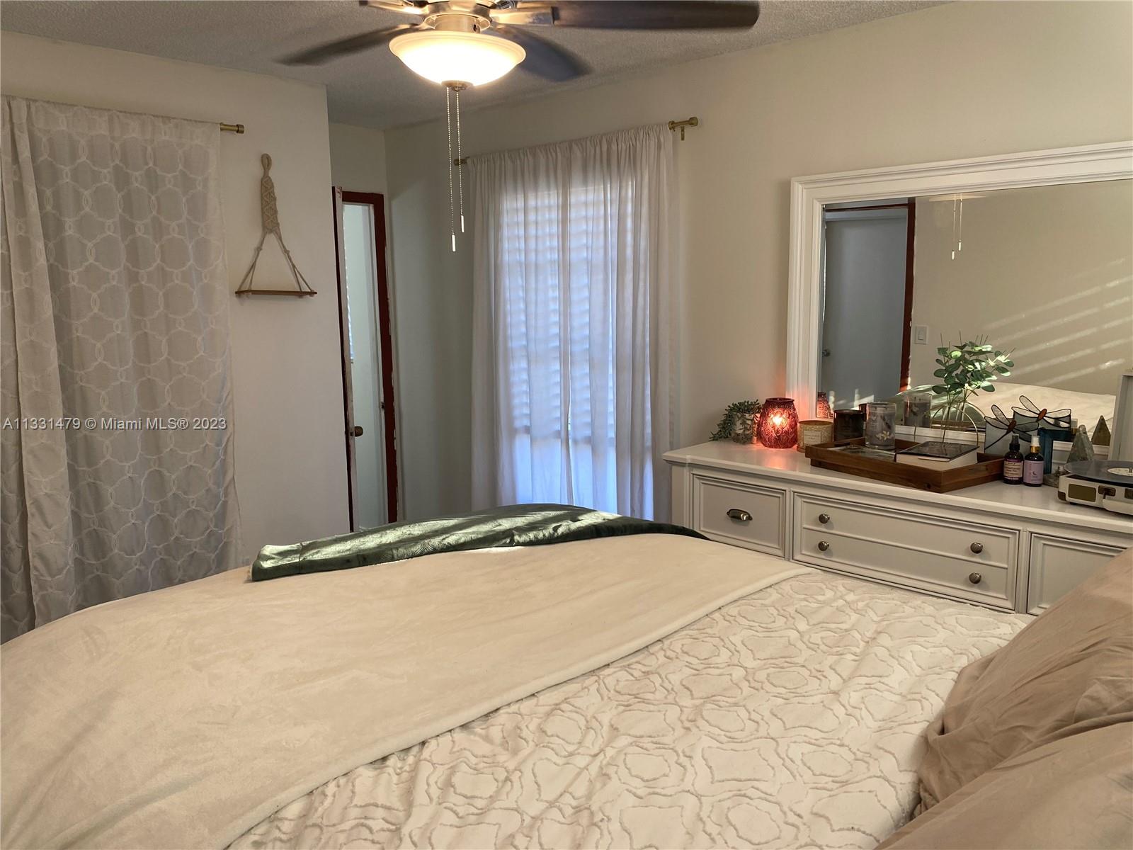 Master bed room