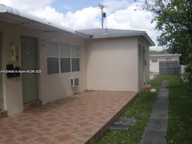 2031  Jackson St #4 For Sale A11326688, FL