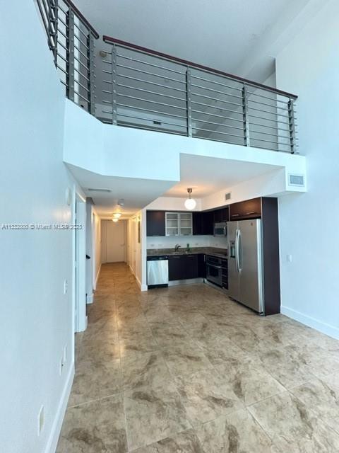 A MUST SEE !!!!! Large (1402 Sq Ft) and stunning 2 /2 with 2 balconies, just across from Brickell City Center, Inside unit washer and dryer, impact windows,  conveniently located area close and easy highway access , Amazing amenities: Gym, Spa, 2 Pool deck area, river front walk way, 24/7 security concierge, great luxury modern lobby area, walking distance to restaurants, shops, public transportation, downtown and more. Ready to move in!