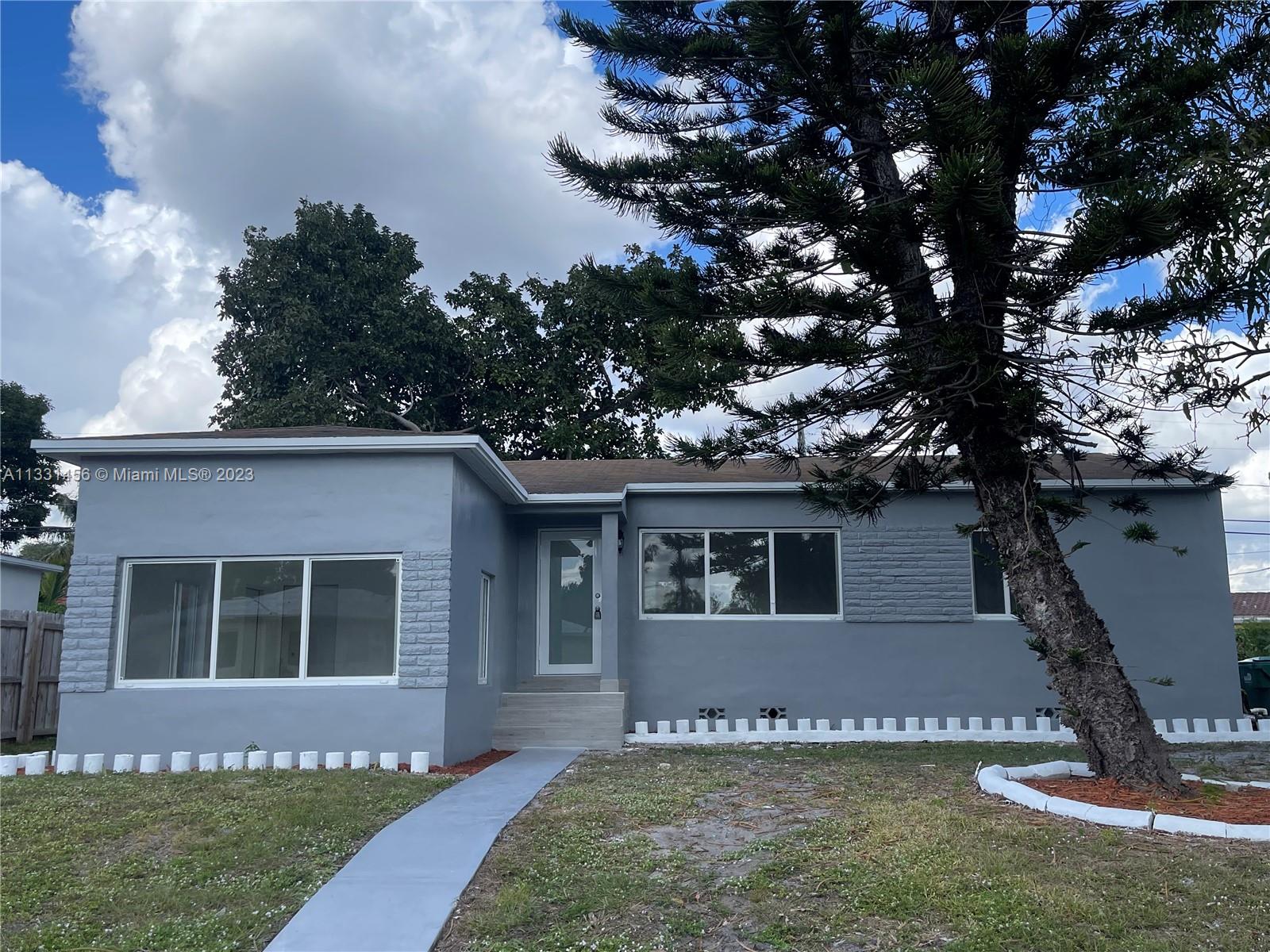 315 NE 111th St, Miami, FL 33161