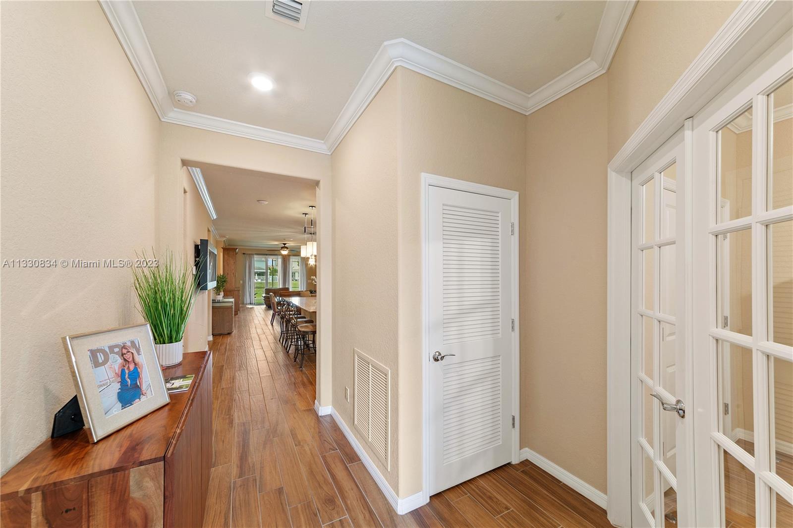 Listing Photo 11