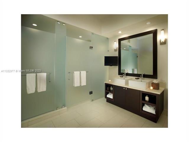5300 NW 87 Ave #605 For Sale A11332977, FL