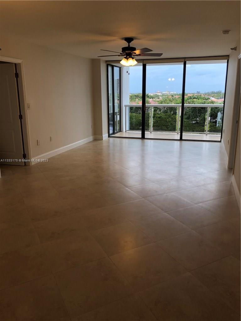 MAIN LIVING ROOM