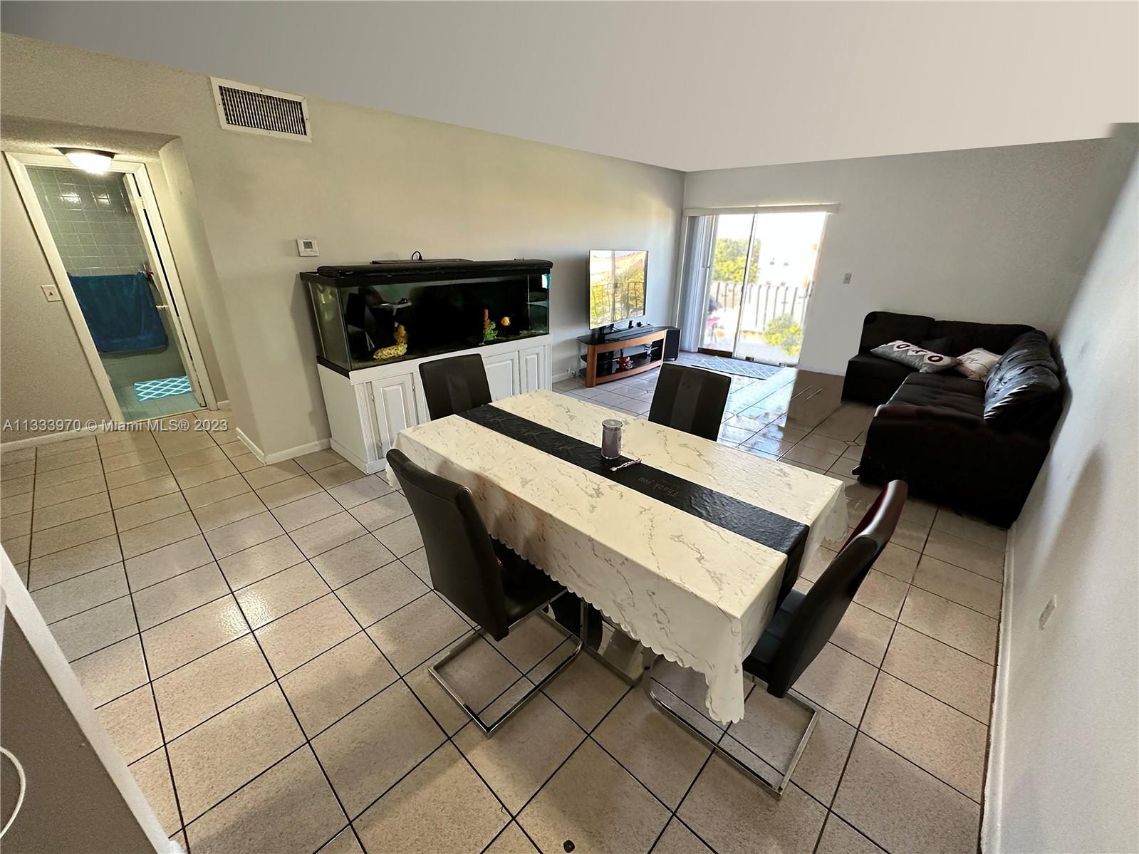 1900 W 54th St 403, Hialeah, FL 33012